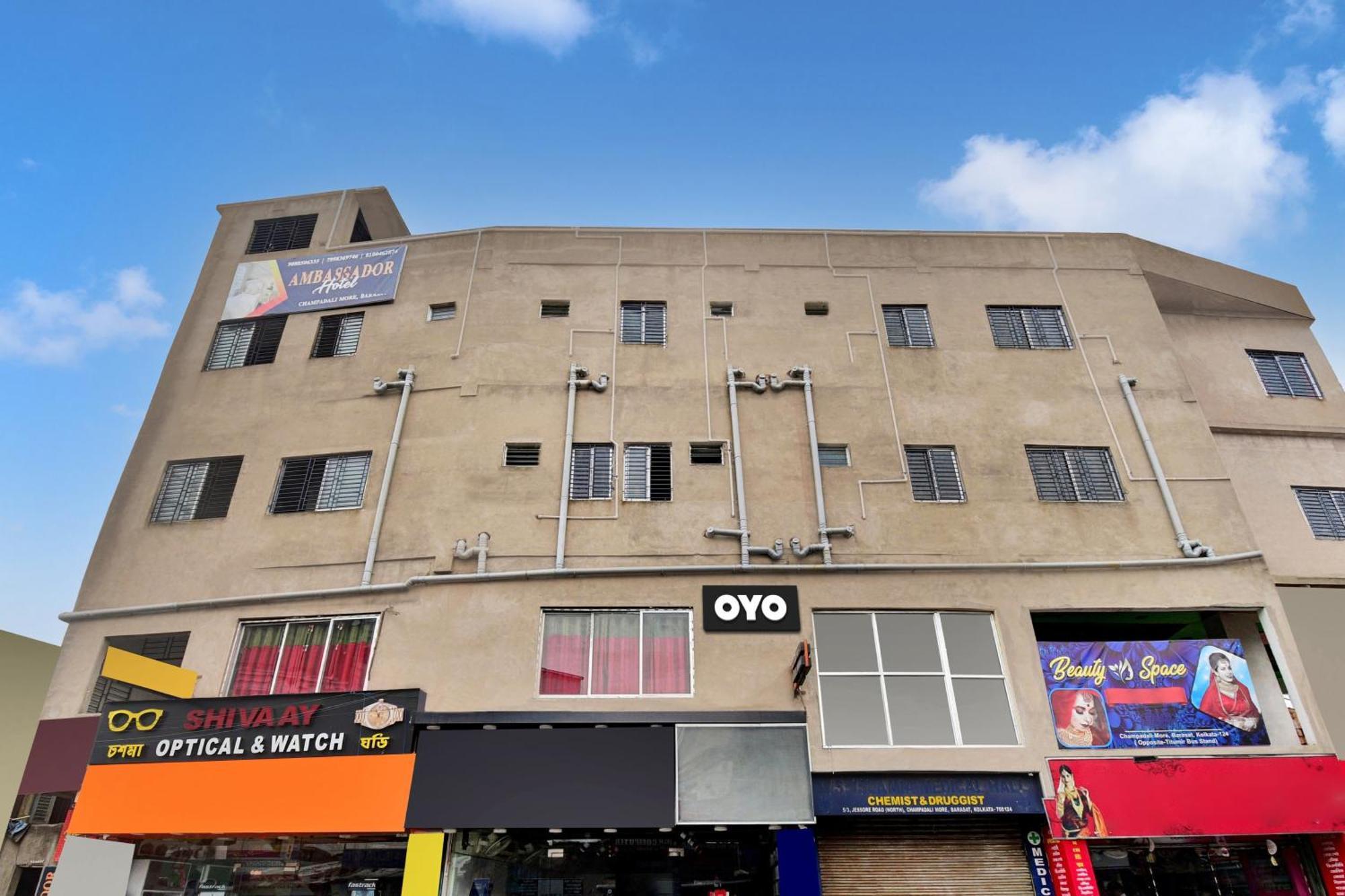 Super Hotel O Royal Empire 4*